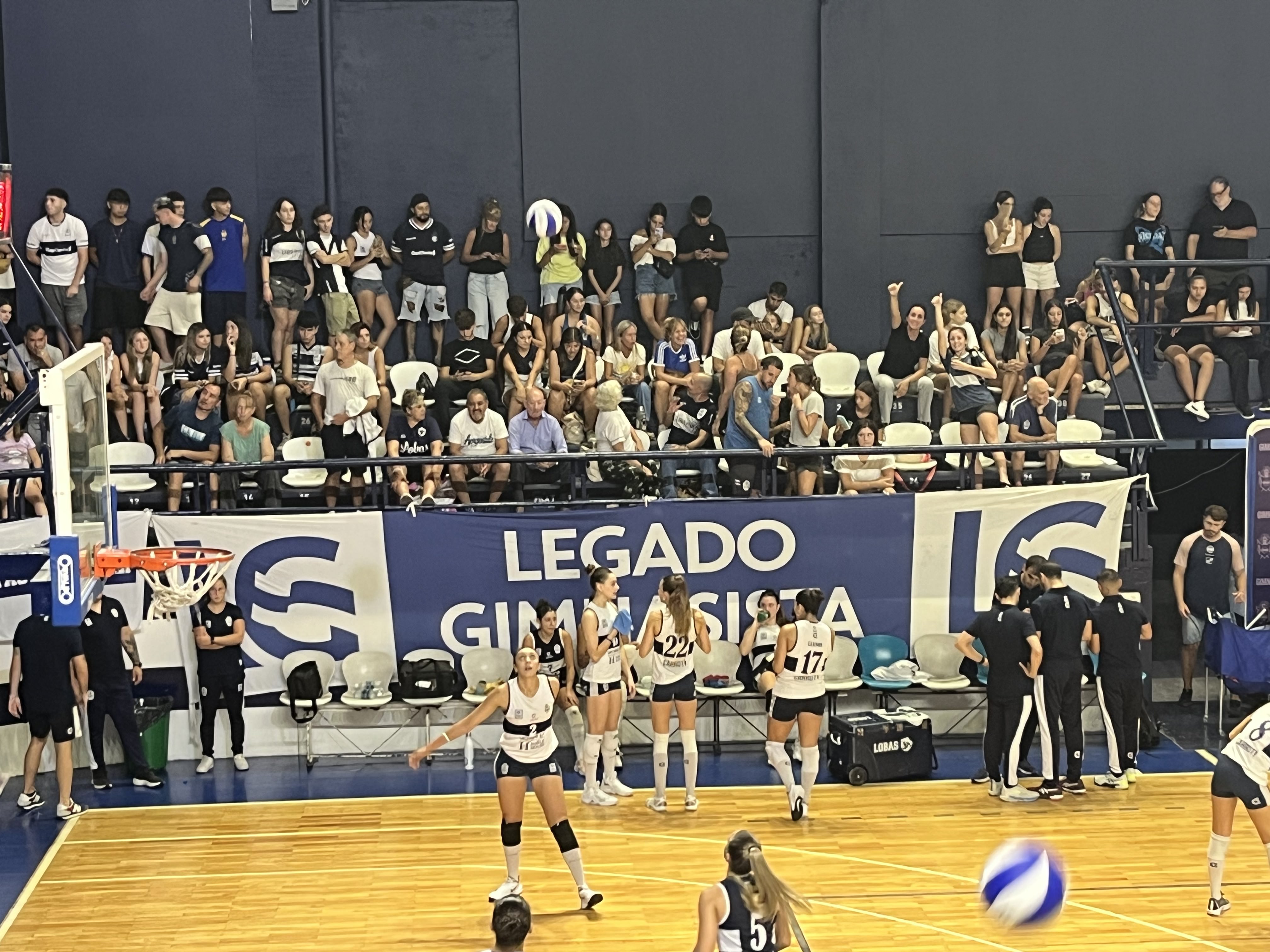 Legado Gimnasista en partido de vóley - Foto 2